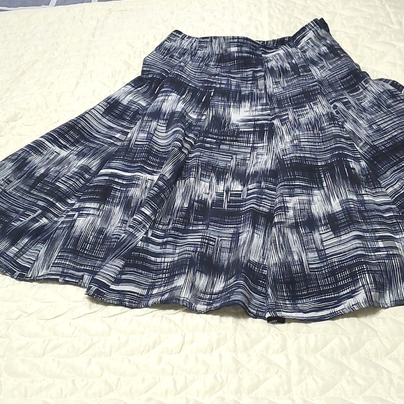 Cleo pleated skirt - Picture 2 of 5
